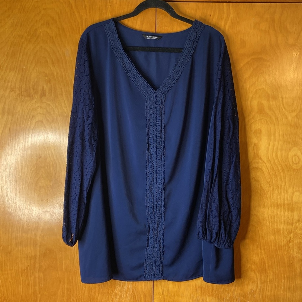 BloomChic Blue Relaxed Ribbed Blouse - Picture 2 of 10